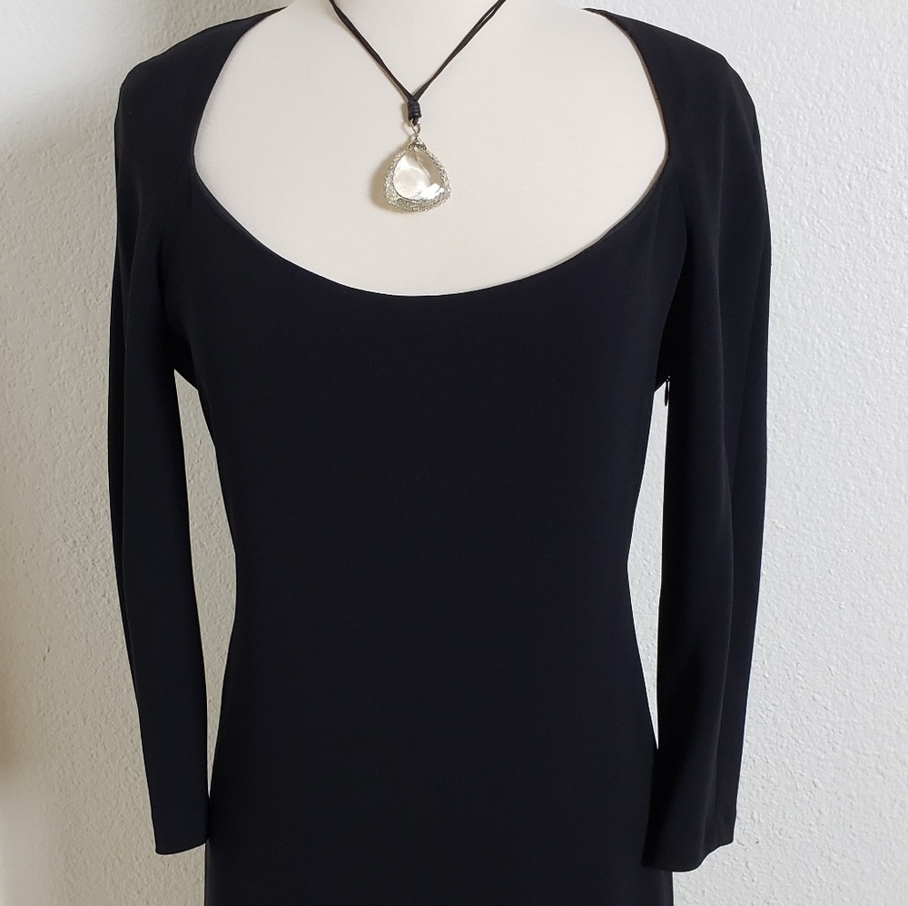 TAHARI SCOOP NECK LBD